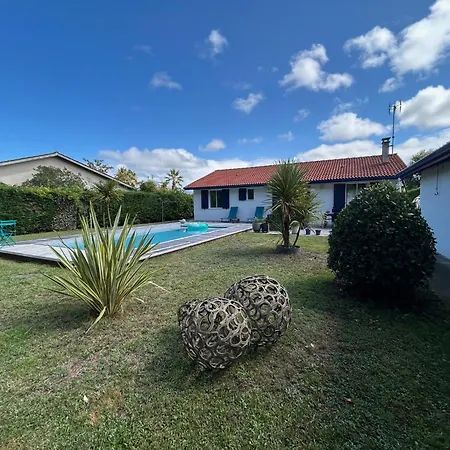 Maison Familiale Avec Piscine Hébergement de vacances La Teste-de-Buch