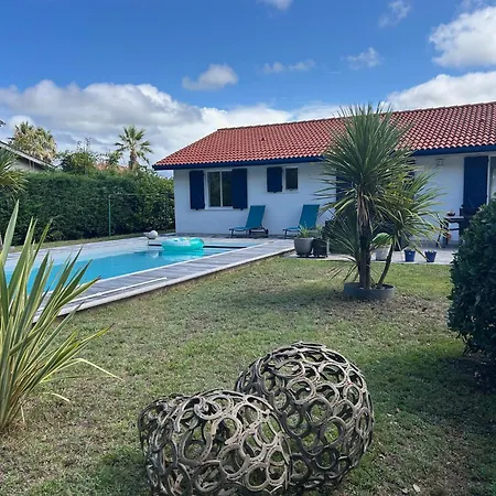 Hébergement de vacances Maison Familiale Avec Piscine La Teste-de-Buch